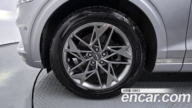 Genesis GV70 2021 — ფოტო 5/20