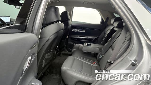 Genesis GV70 2021 — ფოტო 12/20