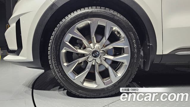 Kia Sorento 2020 — Фото 5/20