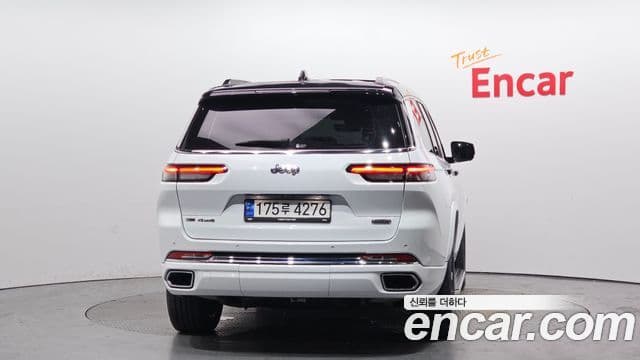Jeep Grand Cherokee 2022 — ფოტო 4/20