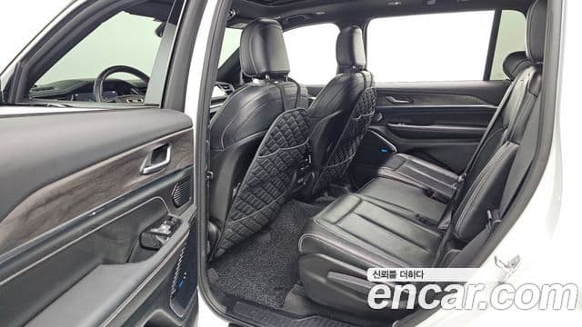 Jeep Grand Cherokee 2022 — ფოტო 11/20