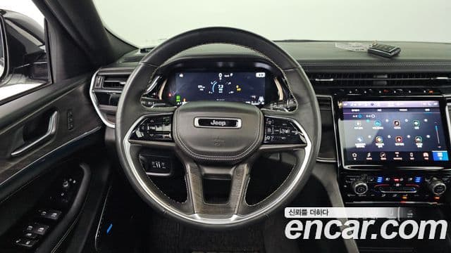 Jeep Grand Cherokee 2022 — ფოტო 12/20