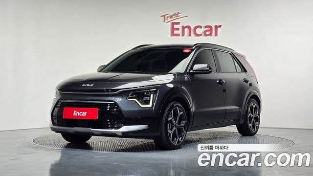 Kia Niro 2022 — Фото 1/20