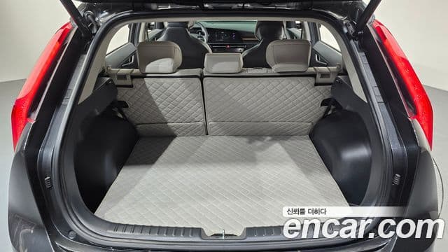Kia Niro 2022 — Фото 20/20