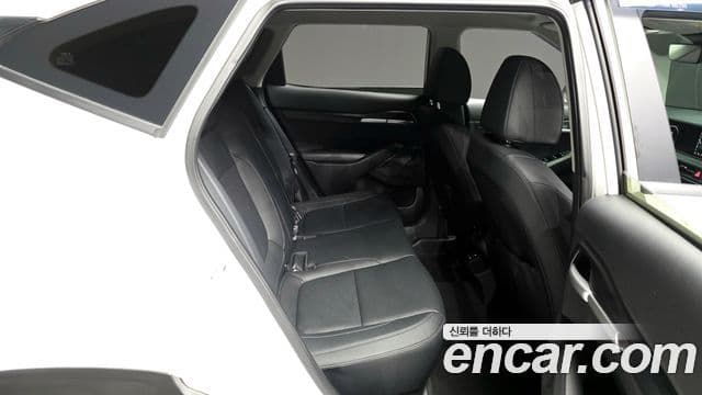 Kia Seltos 2023 — Şəkil 12/20