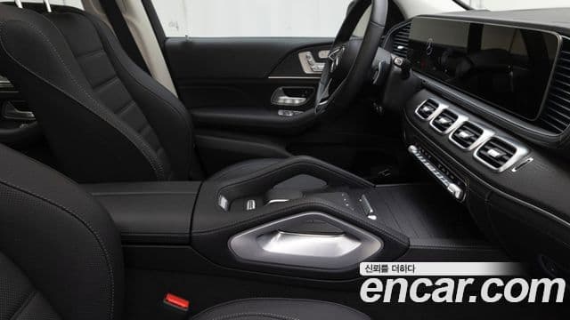 Mercedes-Benz GLE-Class 2025 — Photo 8/20