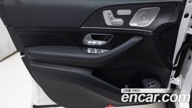 Mercedes-Benz GLE-Class 2025 — Photo 4/20