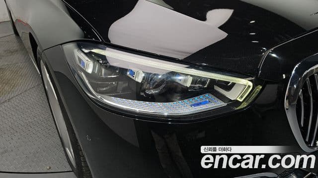 Mercedes-Benz S-Class 2023 — Photo 10/27
