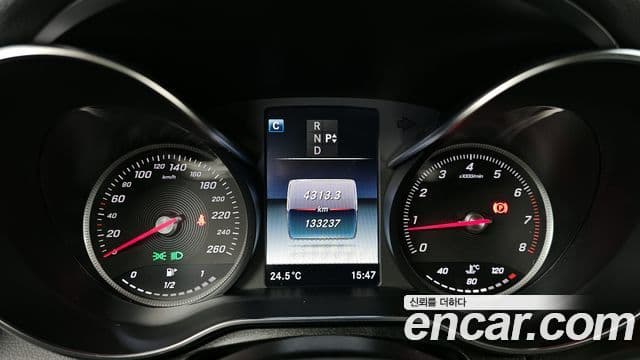 Mercedes-Benz GLC-Class 2019 — Şəkil 8/20