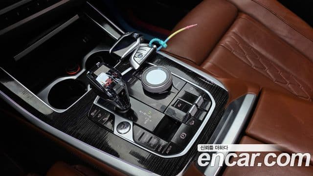 BMW X7 2020 — ფოტო 9/20