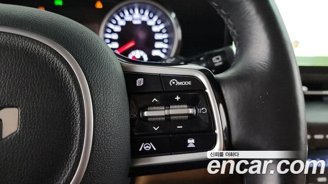 Kia Carnival 2022 — Şəkil 16/20
