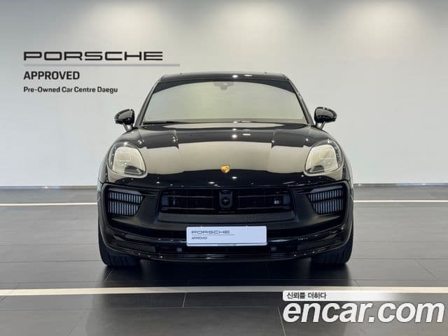 Porsche Macan 2022 — Photo 19/20