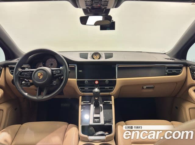 Porsche Macan 2022 — Photo 13/20