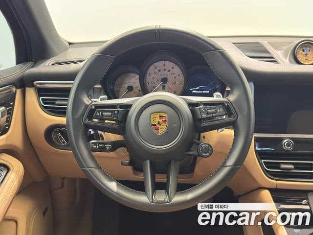 Porsche Macan 2022 — Photo 3/20