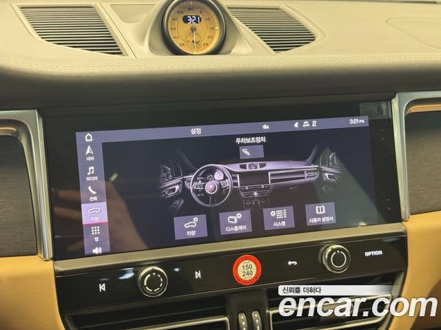 Porsche Macan 2022 — Photo 14/20