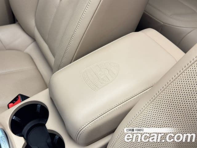 Porsche Macan 2022 — Photo 11/20