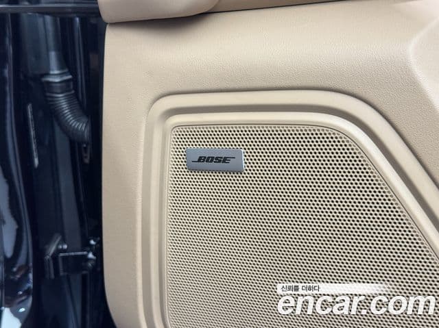 Porsche Macan 2022 — Photo 17/20