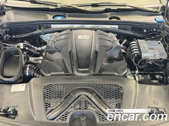 Porsche Macan 2022 — Photo 15/20