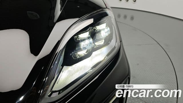 Porsche Cayenne 2024 — ფოტო 29/33