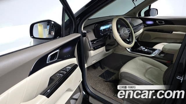 Kia Carnival 2022 — ფოტო 10/20