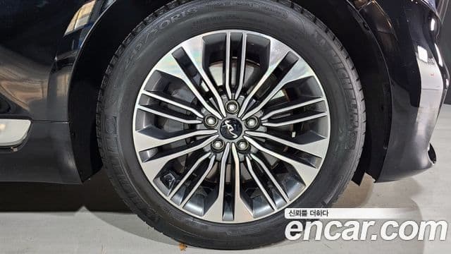 Kia The K9 2023 — Photo 29/31