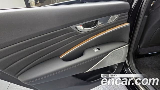 Kia The K9 2023 — Photo 21/31