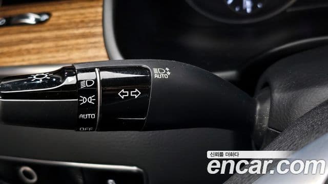 Kia The K9 2023 — Photo 8/31