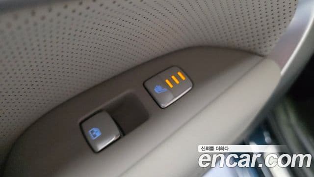 Genesis G70 2021 — ფოტო 19/20