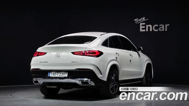 Mercedes-Benz GLE-Class 2021 — ფოტო 18/20