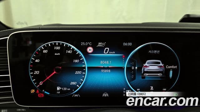 Mercedes-Benz GLE-Class 2021 — ფოტო 7/20