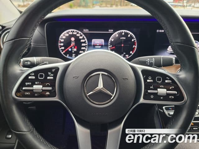 Mercedes-Benz E-Class 2020 — Photo 6/20