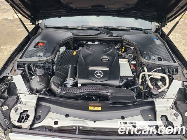 Mercedes-Benz E-Class 2020 — Photo 7/20