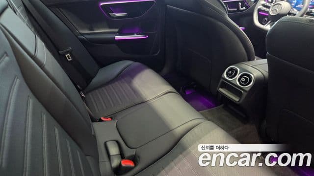 Mercedes-Benz C-Class 2025 — ფოტო 10/11