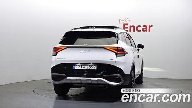 Kia Sportage 2023 — ფოტო 4/20
