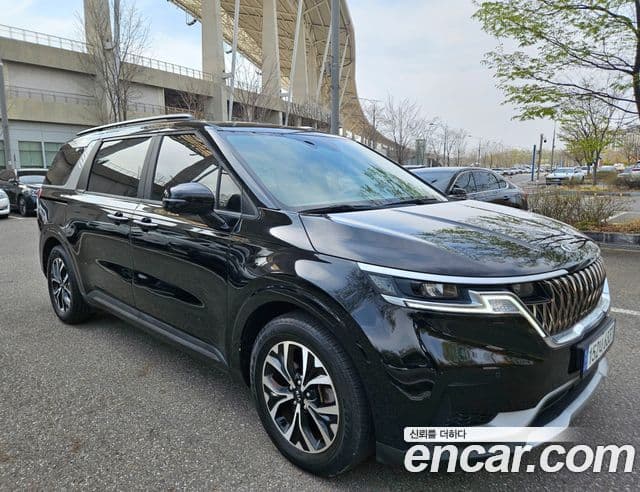 Kia Carnival 2020 — Фото 1/16