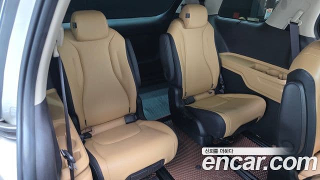 Kia Carnival 2021 — Şəkil 18/20