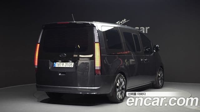 Hyundai Staria 2021 — ფოტო 2/20