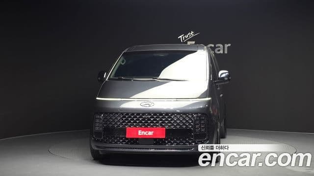 Hyundai Staria 2021 — ფოტო 3/20