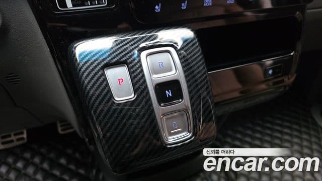 Hyundai Staria 2021 — ფოტო 9/20