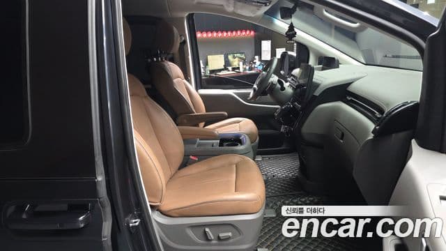 Hyundai Staria 2021 — ფოტო 11/20