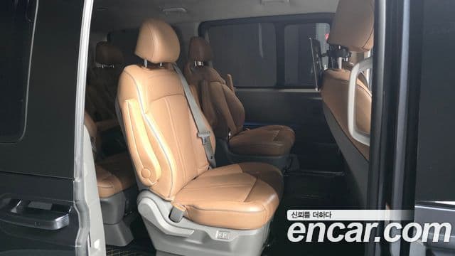 Hyundai Staria 2021 — ფოტო 12/20
