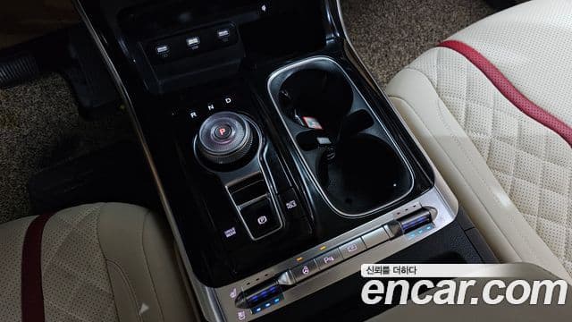 Kia Carnival 2022 — Şəkil 10/33