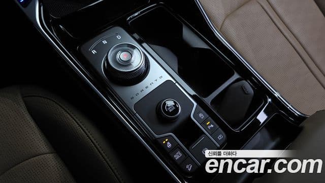 Kia Sorento 2024 — Photo 2/20