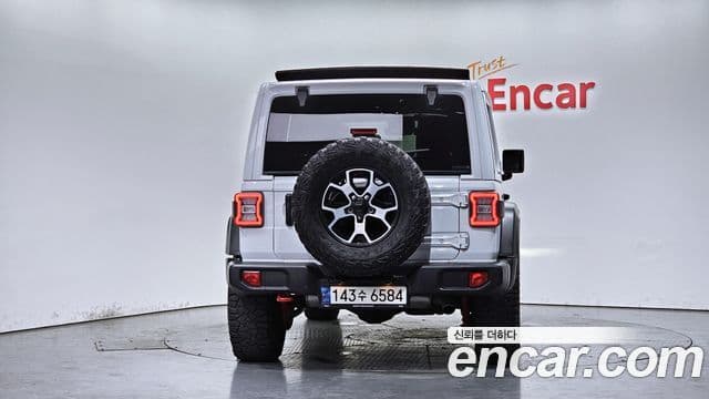 Jeep Wrangler 2021 — ფოტო 6/20