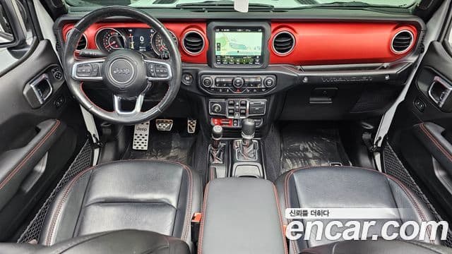 Jeep Wrangler 2021 — ფოტო 13/20
