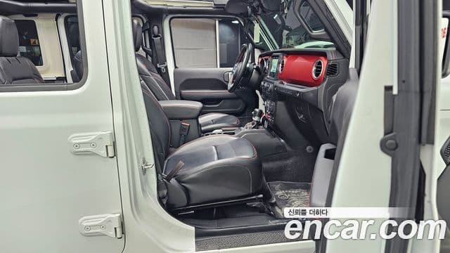 Jeep Wrangler 2021 — ფოტო 11/20
