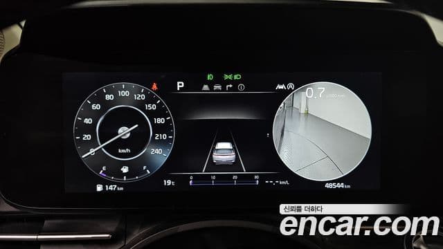 Kia Carnival 2022 — ფოტო 15/20