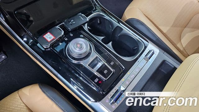 Kia Carnival 2022 — ფოტო 13/20