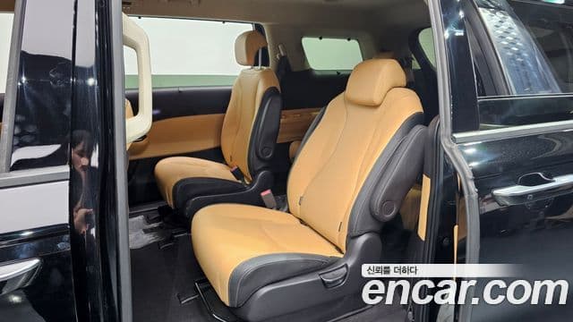 Kia Carnival 2022 — Şəkil 18/20