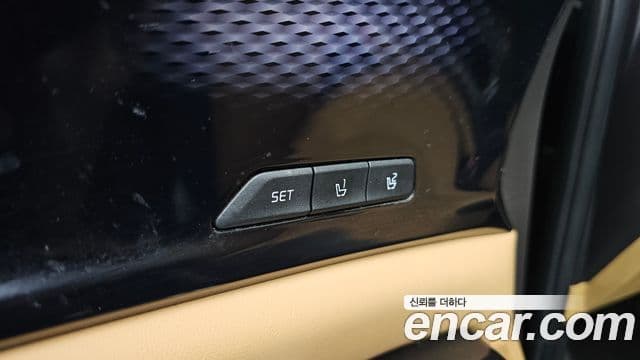 Kia Carnival 2022 — ფოტო 6/20